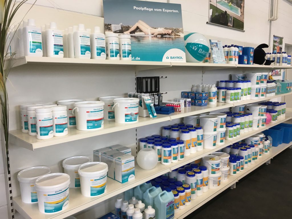 bayrol_regal1_poolausstellung - 123swimmingpool - Swimmingpool selbst